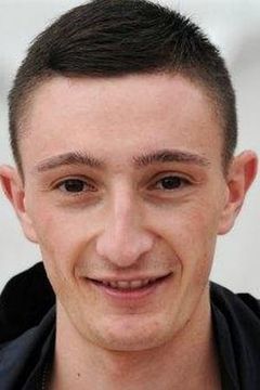 Ciro Petrone interpreta Barista
