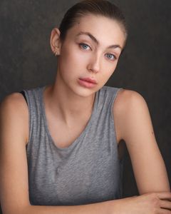 Hana Hrzic interpreta Annika