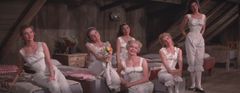 Betty Carr interpreta Bride Sarah Kines