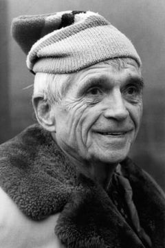 Daniel Berrigan interpreta Sebastian