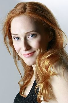 Kristen Harris interpreta Diane