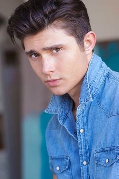 Mateus Ward interpreta Jake Sanders