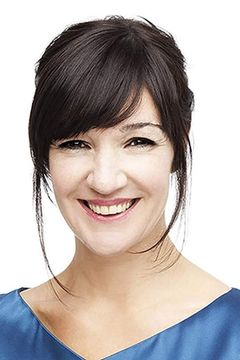 Hilda Fay interpreta Jo Landecker