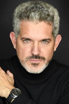 Manuel Navarro Díaz interpreta Vigilante Pantalán Uniformado (as Manuel Navarro)