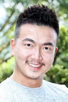 Patrick Lee interpreta Bolo