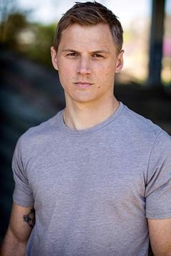 Remington Steele interpreta Kashwak Phoner