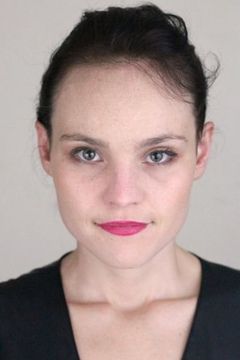 Courtney C. Clark interpreta Mrs. Rhinebeck's Sister