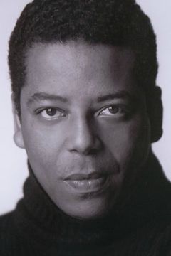 Nigel Shawn Williams interpreta News Anchor