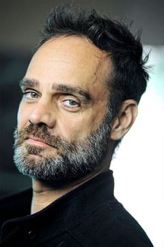 Emanuele Basso interpreta Leonardo Chiezzi