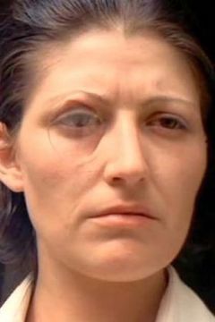 Monica Swinn interpreta Lynda