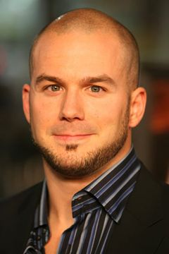 Will Sanderson interpreta Bastian