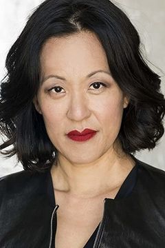 MaryAnn Hu interpreta Elanore