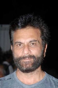Pavan Malhotra interpreta Zorawar Kalwa