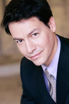 Bill Mendieta interpreta Lysander (uncredited)