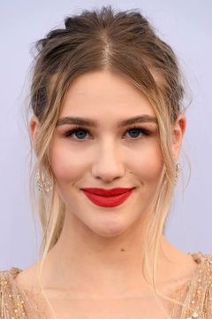 Sofia Hublitz interpreta Charlotte Byrde