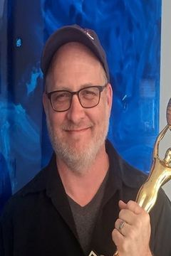 Kevin Ragsdale interpreta Lance