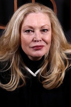 Cathy Moriarty interpreta Momma