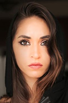 Nihan Gur interpreta Katrina