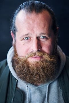 Daniel Hoffmann-Gill interpreta Boatswain