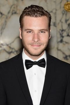 Anthony Ingruber interpreta Young William Jones