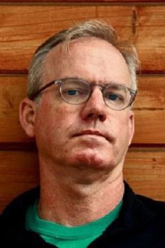 Jay Scully interpreta Deputy Skadden