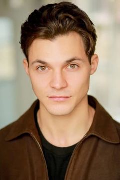 Gabriel Tierney interpreta Patrick O’Hara
