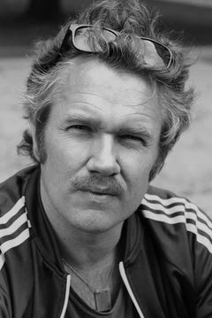 Henrik Kvarnlöt interpreta Polisinspektör (uncredited)