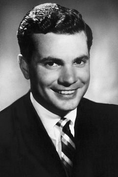 Dwayne Hickman interpreta Todd Armstrong (uncredited) (archive footage)