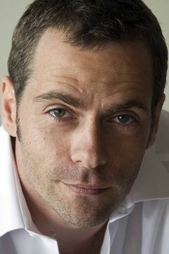 Christopher Morris interpreta Rossi