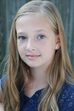 Sophia Miller interpreta Young Karen