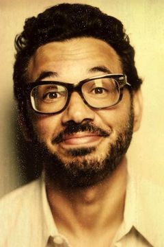 Al Madrigal interpreta Embassy Official