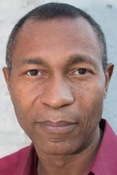 Cecil Love interpreta Bailiff