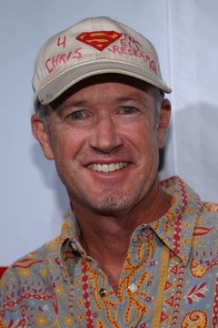 Marc McClure interpreta Dave McFly
