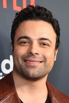 James Martinez interpreta Matt