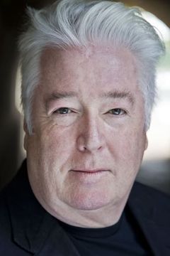 Joe Sheridan interpreta Marcel