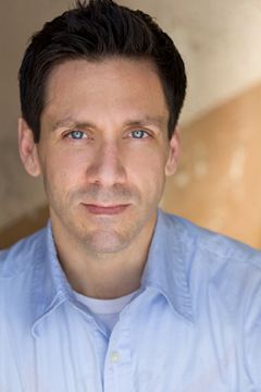 Michael Berresse interpreta Robert Bingham