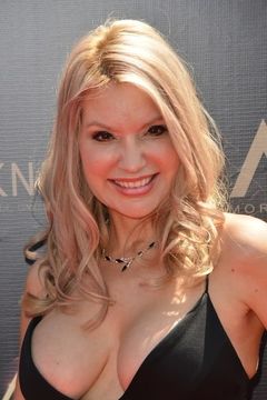 Meadow Williams interpreta Pam