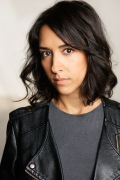 Kat Purgal interpreta Complimenting Woman