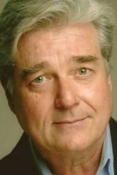 Patrick Pinney interpreta (voice)
