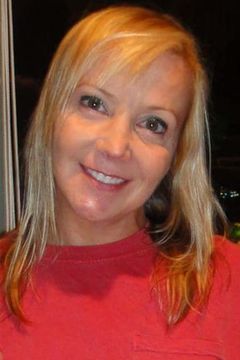 Brianne Siddall interpreta Additional Voices #3 (voice)