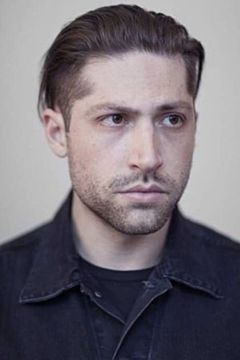 Michael Shuman interpreta Beck Bandmate