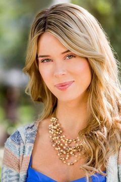 Leah Renee interpreta Emma