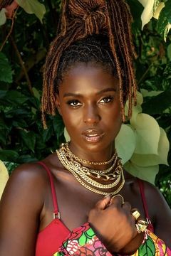 Jodie Turner-Smith interpreta Sgt. Azima Kandie