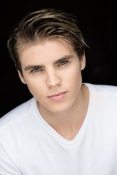Jay Duffy interpreta Dain Bornhald
