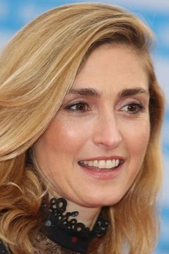 Julie Gayet interpreta Emilie