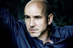 Paul Herwig interpreta Herbert Klotz