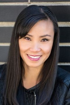 Julie T. Pham interpreta Huang's Wife