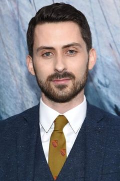 Andy Bean interpreta Henry Bergen