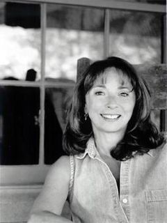 Lynda Obst interpreta Herself
