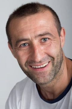Slavi Slavov interpreta Oleg